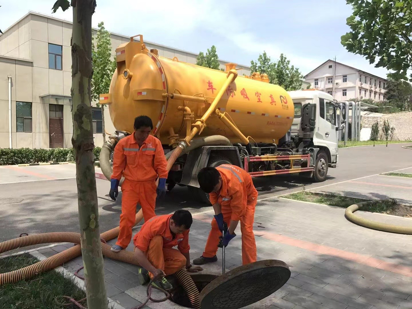 高阳化粪池清理与5-8吨吸粪车施工效率分析